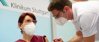 Foto von links: Birgit Schüle und Dr. Daniel Kaiser Bildnachweis: Klinikum Stuttgart