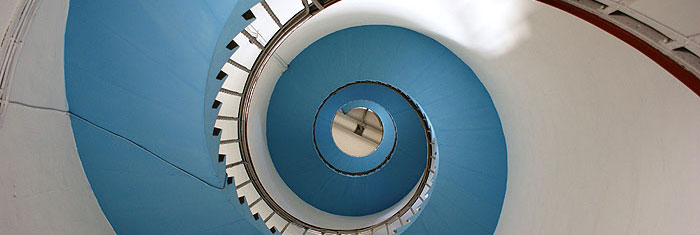 Blick von unten in ein Treppenhaus