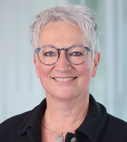 Angelika Eil