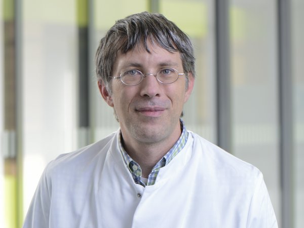 Dr. Tobias Meile
