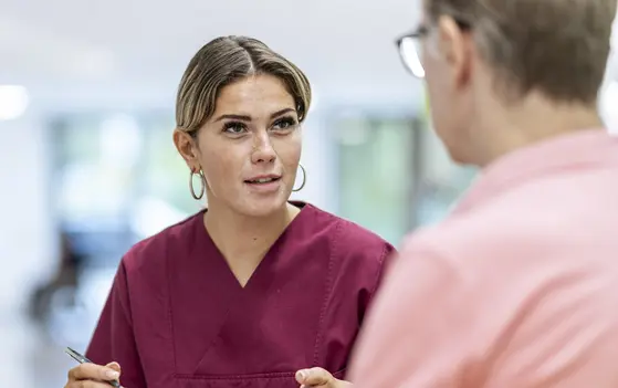 Pflegerin und Patient