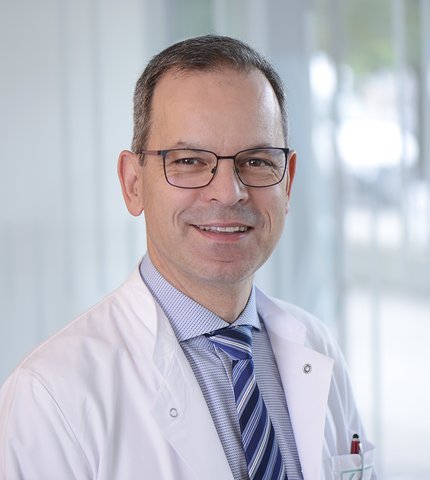 Prof. Dr. Hansjörg Bäzner