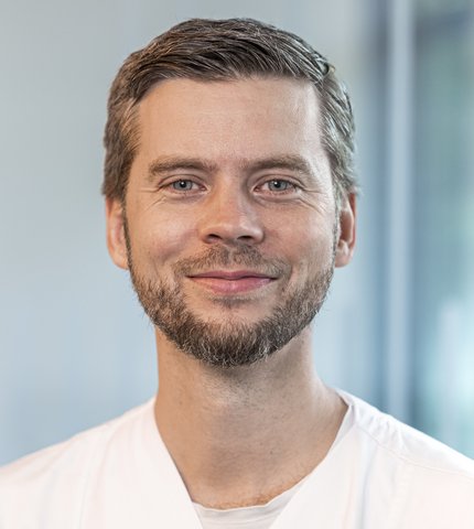 Dr. Friedrich Reichert