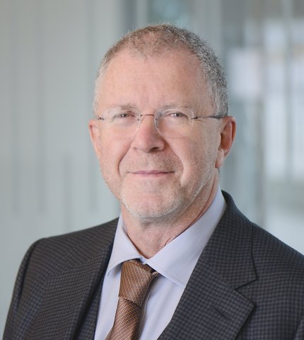 Prof. Dr. med. Dr. h.c. mult. Hans Henkes, Ärztlicher Direktor Neuroradiologische Klinik
