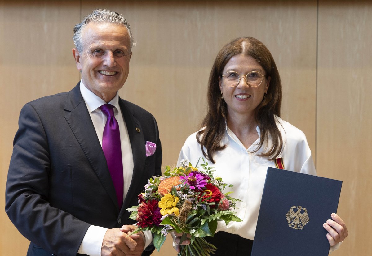 Bundesverdienstkreuz für PD Dr. Claudia Blattmann | Klinikum Stuttgart