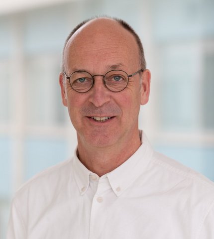 Dr. Axel Enninger